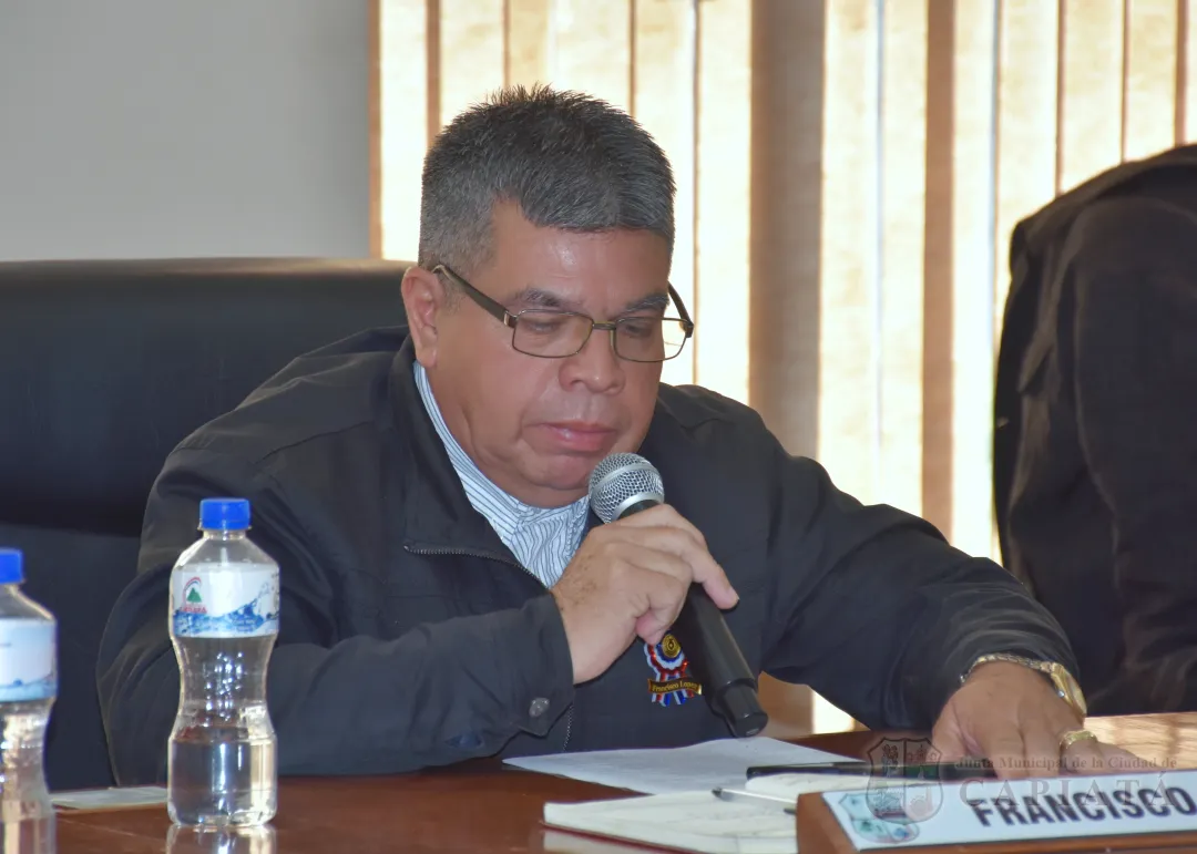 Solicitan al Ejecutivo Municipal intervenir, a través de las direcciones correspondientes, en el caso de cierre de presunta calle en el barrio Cañaveral