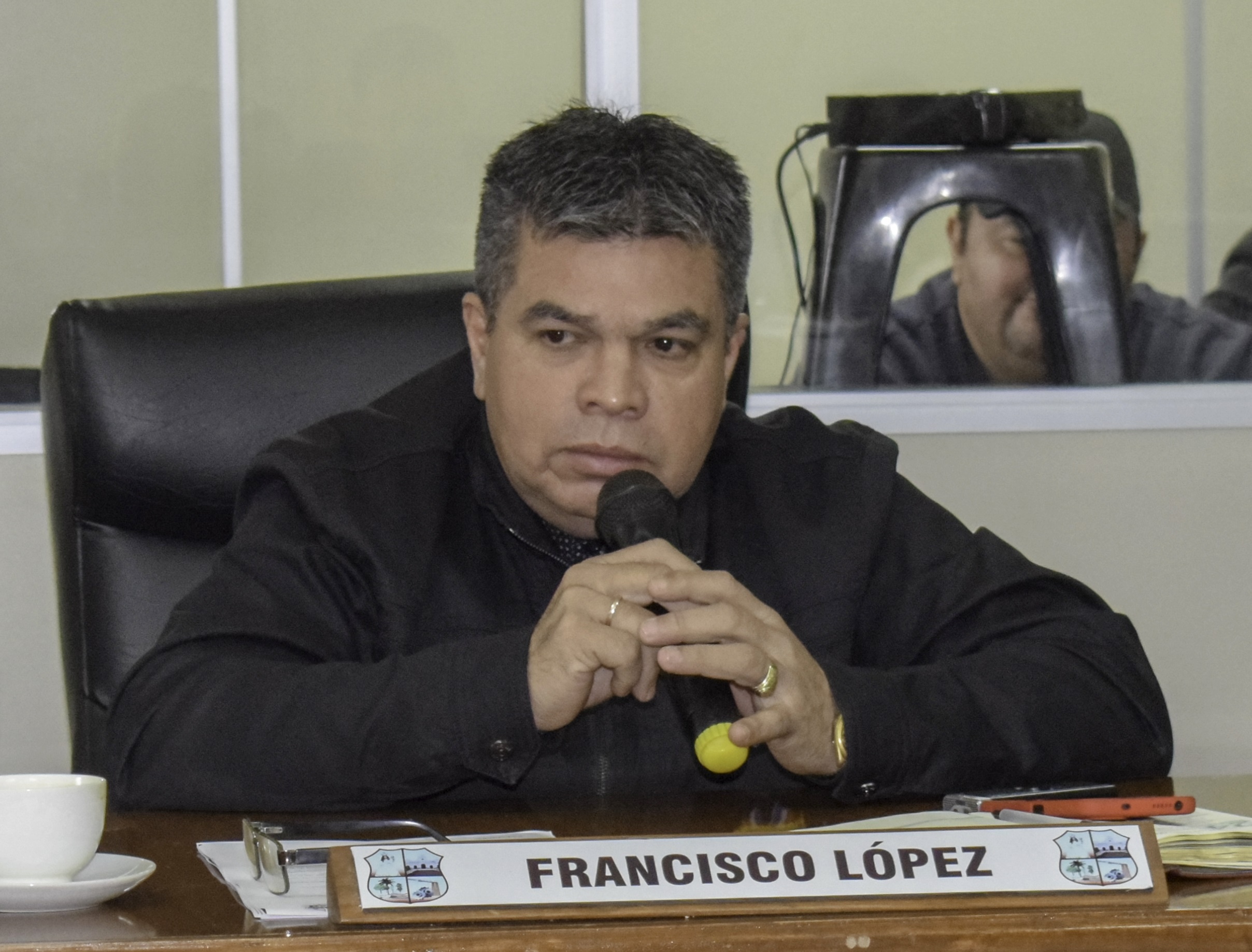 Concejal López reitera al Ejecutivo Municipal la solicitud de prohibición de circulación de camiones de gran porte sobre la calle Guavirá