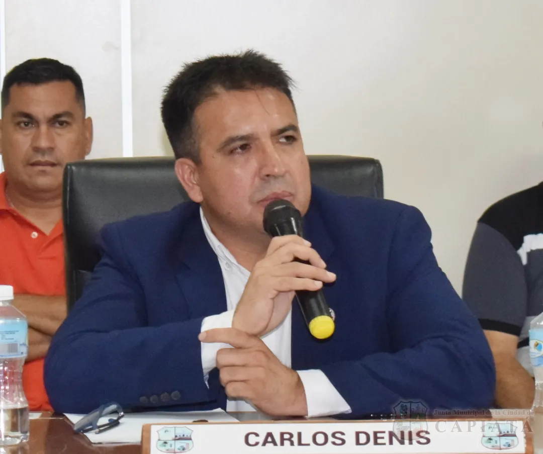 Concejal Denis solicita que el equipo de bacheo de la Comuna realice trabajos de reparación en el sector sur de la ciudad